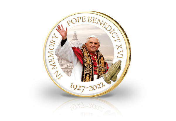 2 Euro vergoldet Gedenken an Papst Benedikt XVI mit Farbmotiv
